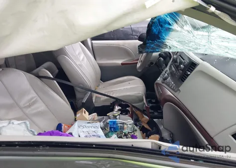 2014 Toyota Sienna Xle V6 8 Passenger from USA, damaged, VIN 5TDYK3DC2ES484678